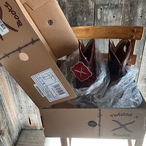 Twisted X Women’s 9 NWT Leather Cognac round toed Boots